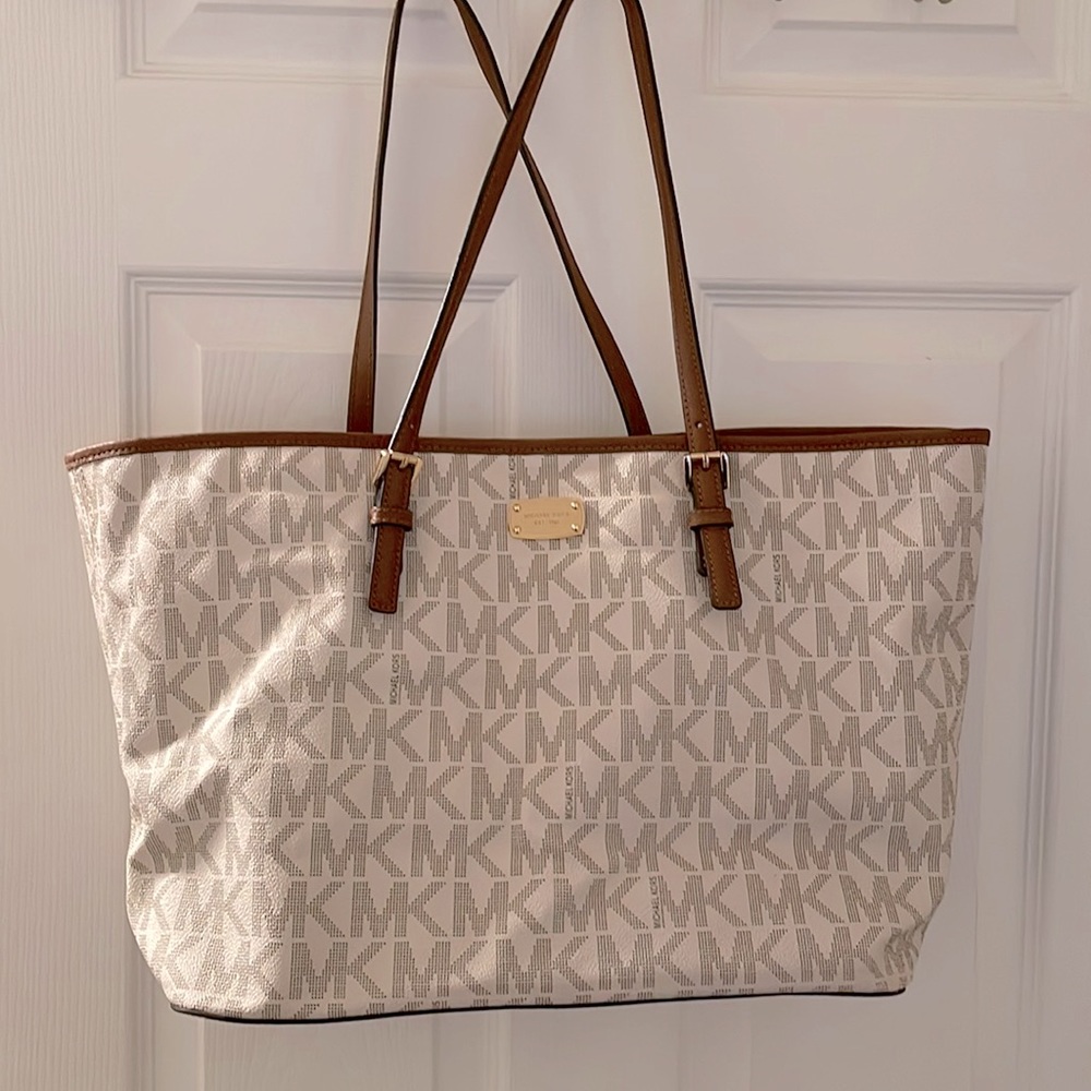Michael Kors *authentic* MK white & camel tote- perfect winter white bag gift!